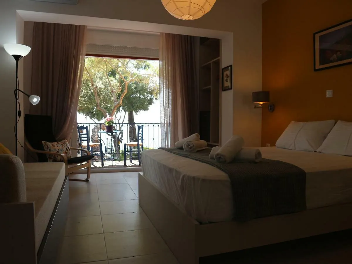 Seafront Studio Akti Elia Apartment